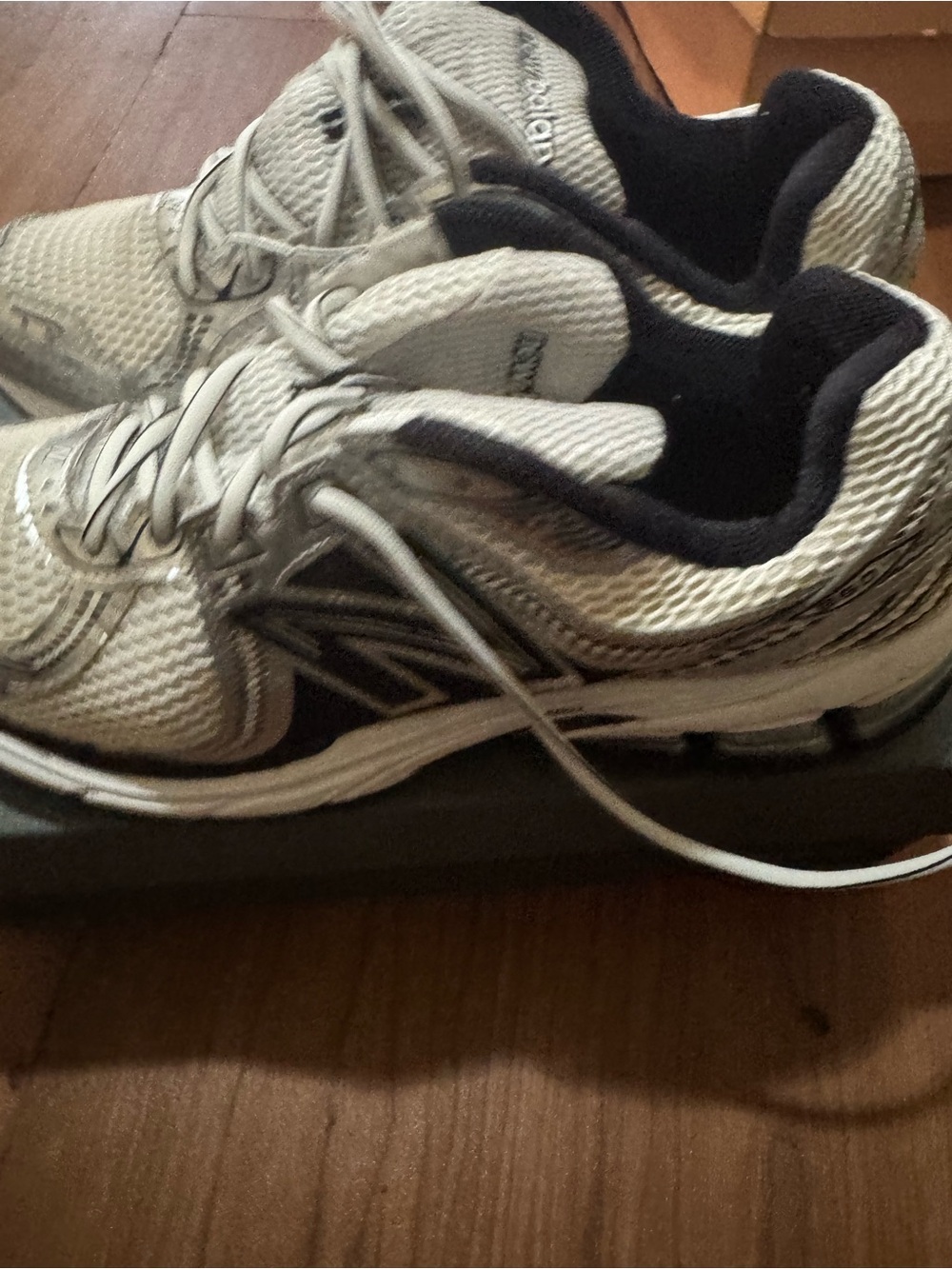 New Balance 860v2 Men's Running
Trainers Black/White Size 14